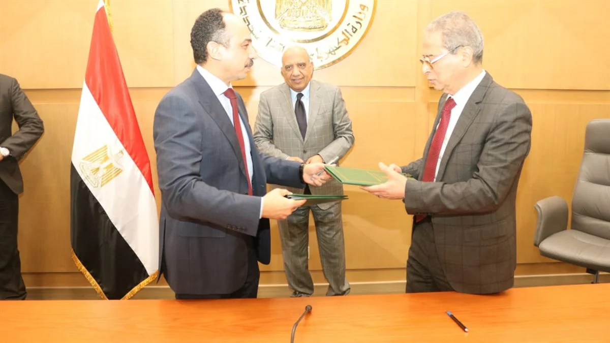 بالتعاون بين الأوقاف والكهرباء.. تركيب عدادات جديدة في دور العبادة